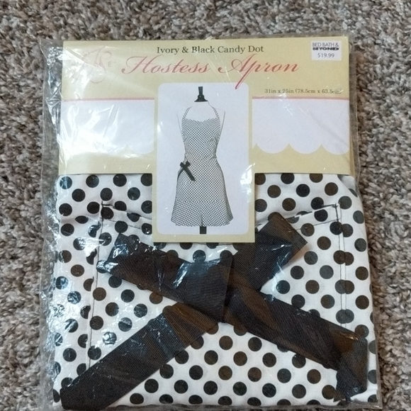 Hostess Apron - Picture 2 of 4